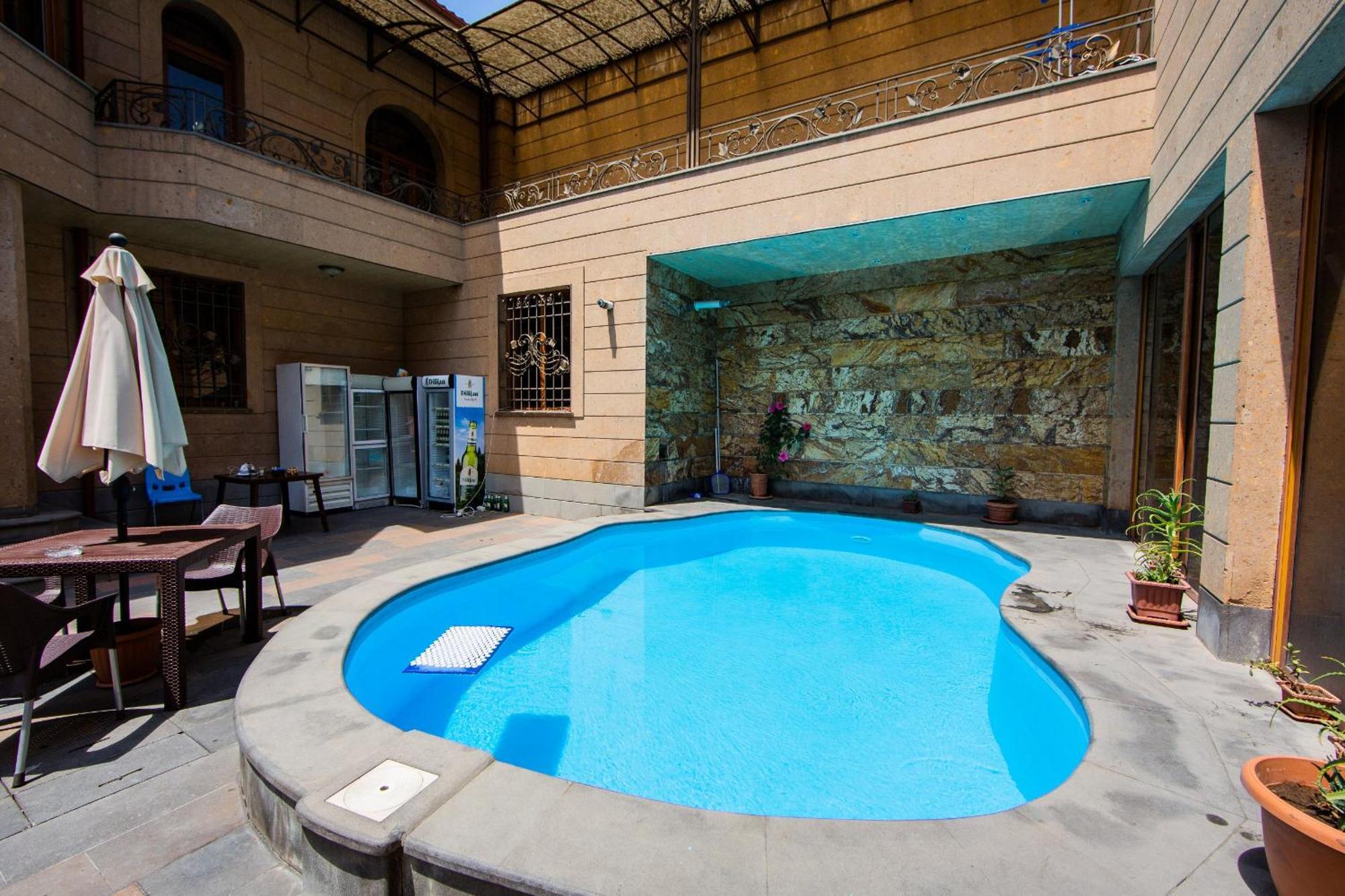 Centre Hotel-Hostel Erivan Dış mekan fotoğraf